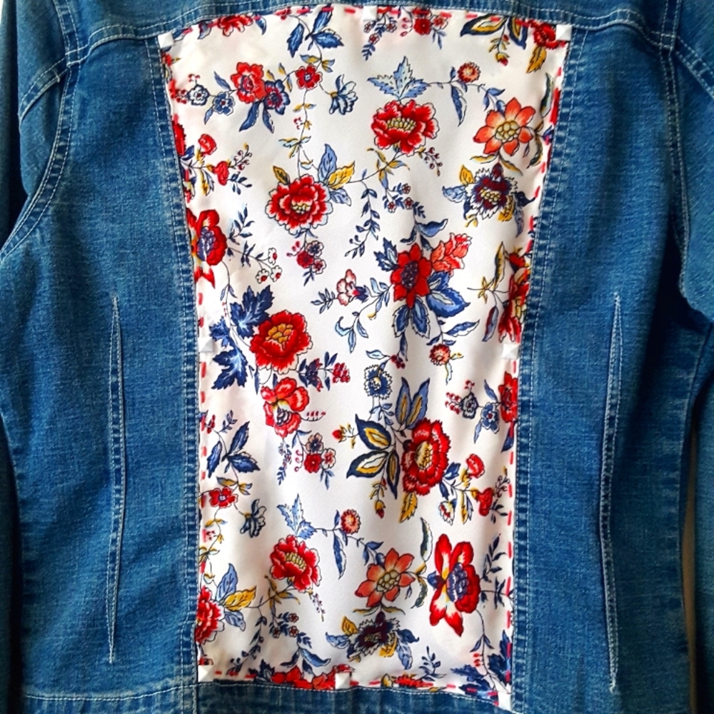 🌙 Upcycle Denim Floral Jacket - Picture 3 of 11
